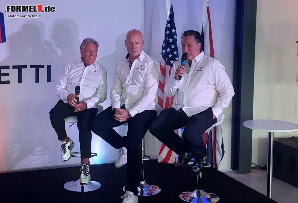 Foto zur News: ... geben Ex-Weltmeister Mario Andretti (links), Dan Towriss und Teamchef Michael Andretti (rechts) weiter Vollgas. Im neuen Gebäude in Silverstone soll ....