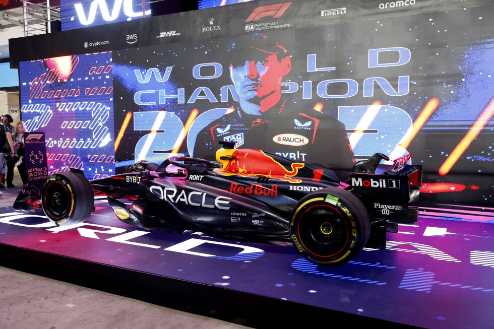 Foto zur News: ... weiteren Verlauf der Saison 2023: Verstappen wird überlegen Weltmeister vor Teamkollege Sergio Perez.
