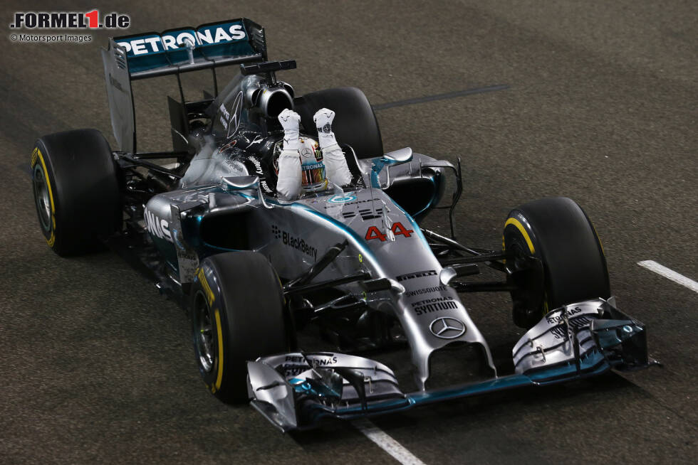 Foto zur News: ... Weltmeister wird sein Mercedes-Teamkollege Lewis Hamilton - vor Rosberg.