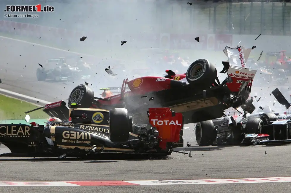 Foto zur News: 14. Fernando Alonso (Ferrari) beim Großen Preis von Belgien 2012 - Grund: Unfall