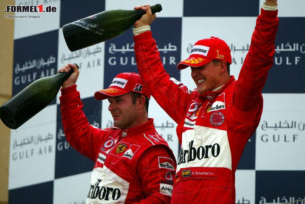 Foto zur News: 85 Doppelsiege: Ferrari - Schon 1951 ist Ferrari erstmals mit zwei Autos vorne und erzielt über die Jahre am meisten Doppelsiege in der Formel 1. Am erfolgreichsten sind Michael Schumacher und Rubens Barrichello von 2000 bis 2005 mit 24 mal P1 und P2 für Ferrari.