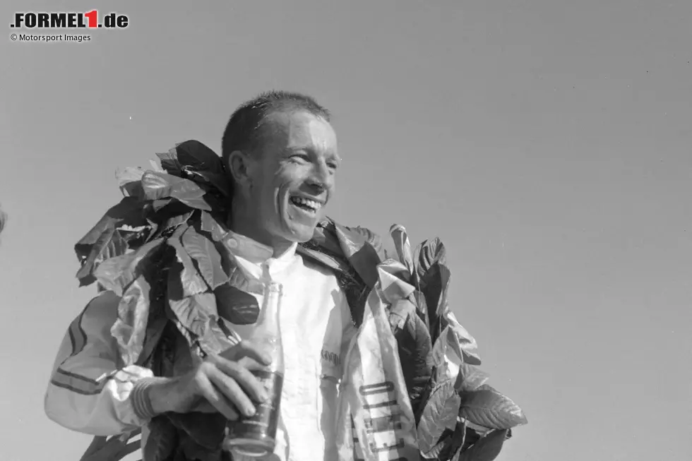 Richie Ginther (USA): Er schafft Einmaliges beim Mexiko-Grand-Prix 1965, indem er den ersten Honda-Sieg in der Formel 1 erzielt. Gleichzeitig ist Ginther 1965 der einzige Nicht-Brite, der einen Grand Prix gewinnt. Foto zur News: Richie Ginther (USA): Er schafft Einmaliges beim Mexiko-Grand-Prix 1965, indem er den ersten Honda-Sieg in der Formel 1 erzielt. Gleichzeitig ist Ginther 1965 der einzige Nicht-Brite, der einen Grand Prix gewinnt.