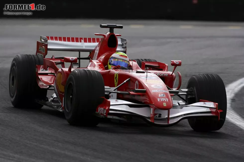 Bei Ferrari entwickelt sich Massa ab 2006 zum Spitzenfahrer und erzielt bis 2008 elf Grand-Prix-Siege. Ebenfalls 2008 fährt er seine erfolgreichste Saison und wird WM-Zweiter im Herzschlag-Finale von Sao Paulo: Massa gewinnt zwar das Rennen, verliert aber den Titel. Foto zur News: Bei Ferrari entwickelt sich Massa ab 2006 zum Spitzenfahrer und erzielt bis 2008 elf Grand-Prix-Siege. Ebenfalls 2008 fährt er seine erfolgreichste Saison und wird WM-Zweiter im Herzschlag-Finale von Sao Paulo: Massa gewinnt zwar das Rennen, verliert aber den Titel.