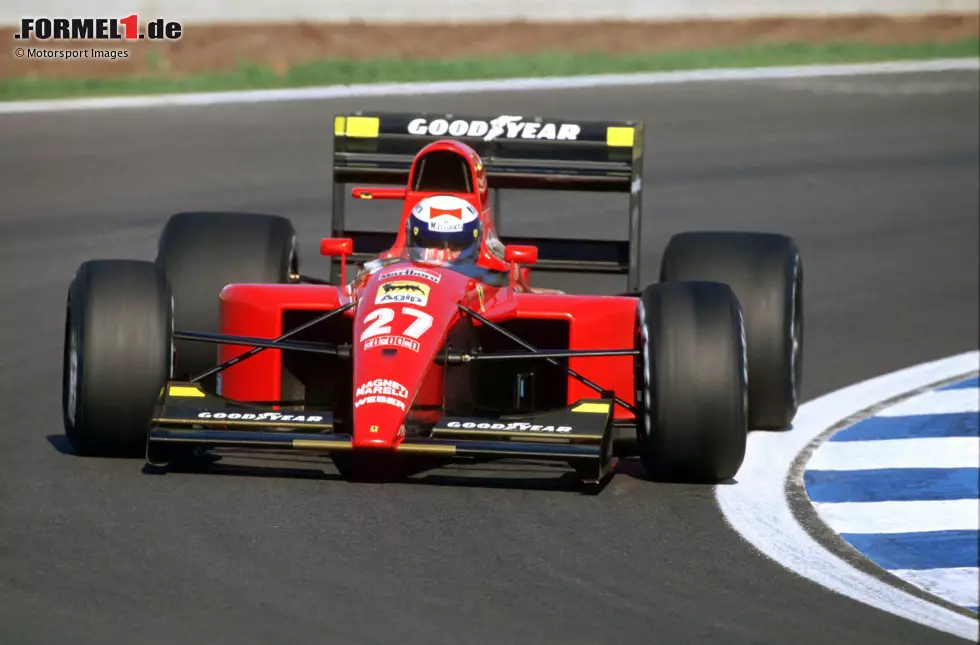 Als dreimaliger Weltmeister wechselt Prost von McLaren zu Ferrari. Er gewinnt fünf Rennen in Rot und wird WM-Zweiter im ersten Jahr 1990. Nach der Saison 1991 setzt Ferrari Prost vor die Tür und er entscheidet sich für ein Jahr Pause, ehe ... Foto zur News: Als dreimaliger Weltmeister wechselt Prost von McLaren zu Ferrari. Er gewinnt fünf Rennen in Rot und wird WM-Zweiter im ersten Jahr 1990. Nach der Saison 1991 setzt Ferrari Prost vor die Tür und er entscheidet sich für ein Jahr Pause, ehe ...