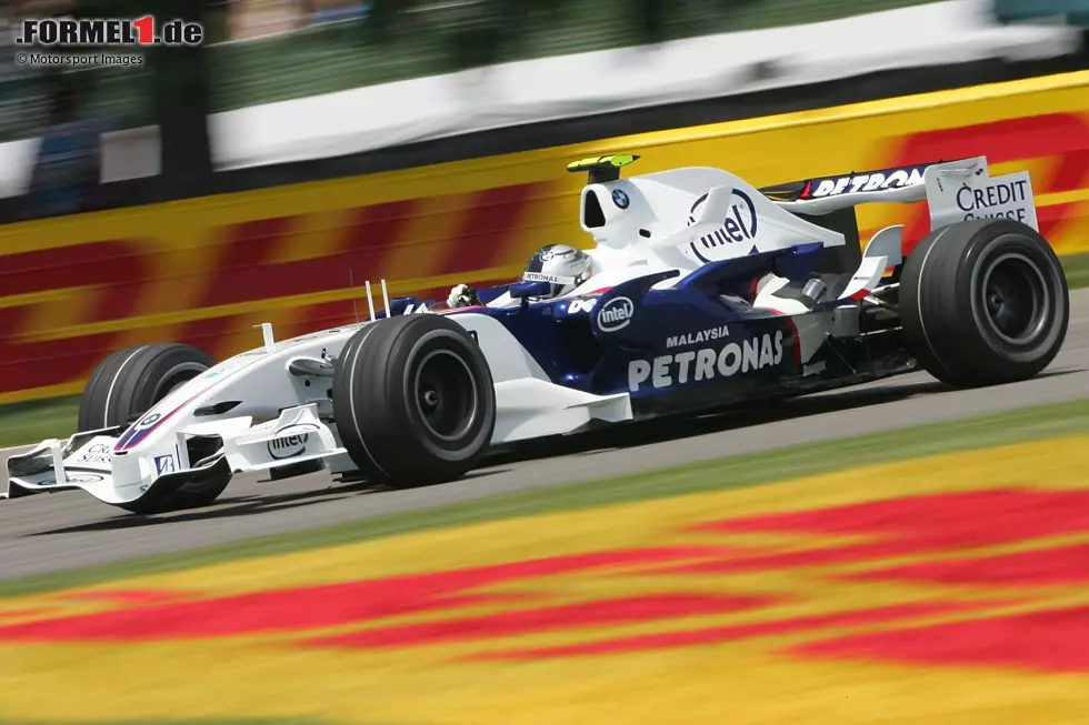 2007: Robert Kubica ist nach seinem wilden Unfall beim Kanada-Grand-Prix noch nicht wieder einsatzbereit, weshalb Sebastian Vettel in den USA als Ersatzmann auftritt und im BMW-Sauber sein Formel-1-Debüt gibt. Wochen später ... Foto zur News: 2007: Robert Kubica ist nach seinem wilden Unfall beim Kanada-Grand-Prix noch nicht wieder einsatzbereit, weshalb Sebastian Vettel in den USA als Ersatzmann auftritt und im BMW-Sauber sein Formel-1-Debüt gibt. Wochen später ...