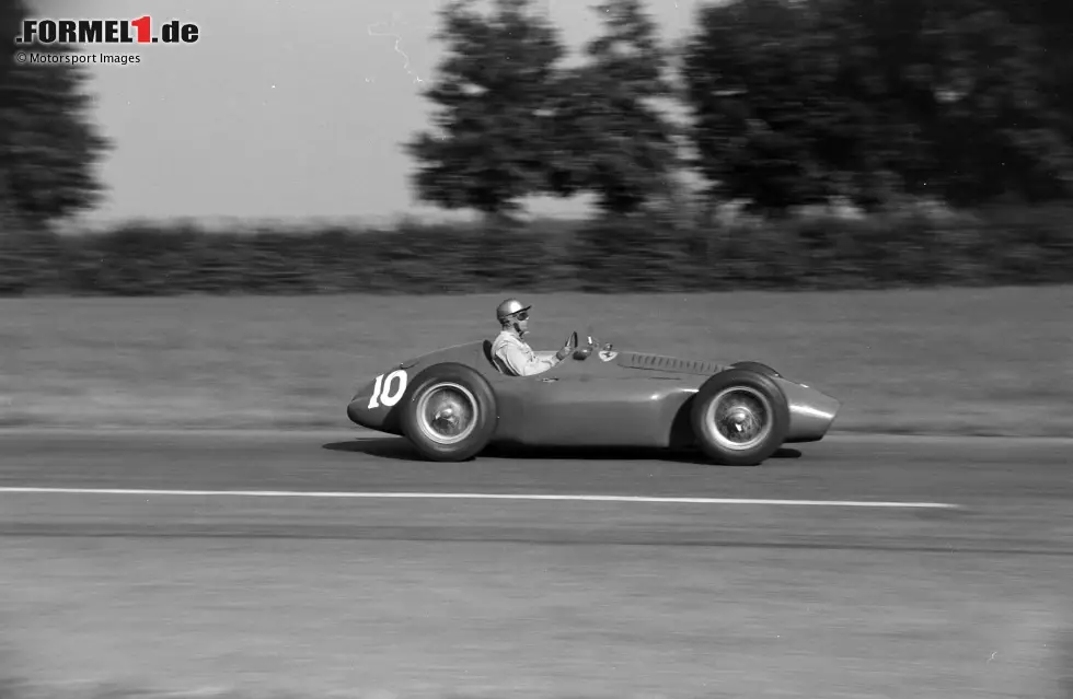 Beim Ferrari-Heimrennen in Monza fährt Umberto Maglioli zum ersten Mal in einem Grand Prix, er belegt am Ende P8. Noch fünf weitere Male startet er in der Formel 1 für Ferrari, ist insgesamt bei zehn Grands Prix dabei. Foto zur News: Beim Ferrari-Heimrennen in Monza fährt Umberto Maglioli zum ersten Mal in einem Grand Prix, er belegt am Ende P8. Noch fünf weitere Male startet er in der Formel 1 für Ferrari, ist insgesamt bei zehn Grands Prix dabei.