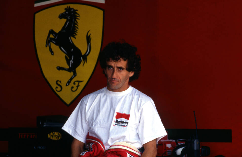 Foto zur News: ... die erfüllen sich nicht: Prost bleibt im zweiten Ferrari-Jahr sieglos und deutet an, sein Auto sei so schwer zu fahren wie ein Lastwagen. Das kommt nicht gut an bei Ferrari, das Team schmeißt ihn noch vor Saisonende raus!