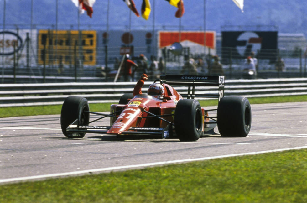 Foto zur News: 1989 kommt Nigel Mansell von Williams zu Ferrari, und er siegt gleich beim ersten Saisonrennen in Brasilien, als erster Formel-1-Fahrer mit halbautomatischer Schaltung. Der Auftakt zu einer erfolgreichen Zusammenarbeit? Nicht unbedingt, denn ...