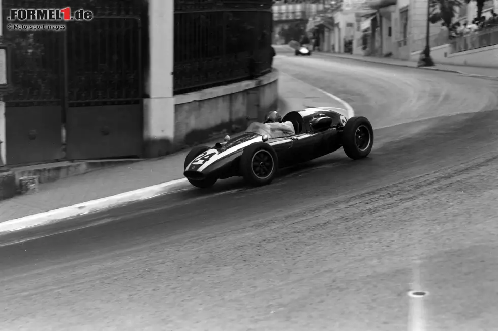 8. Jack Brabham (10 Jahre, 9 Monate, 25 Tage): Die Erfolge des dreimaligen Weltmeisters verteilen sich sogar über drei Dekaden. Beim Saisonauftakt in Monaco 1959 holte er den ersten Sieg eines Australiers in der Formel 1 und legte den Grundstein für den ersten seiner drei WM-Titel. Foto zur News: 8. Jack Brabham (10 Jahre, 9 Monate, 25 Tage): Die Erfolge des dreimaligen Weltmeisters verteilen sich sogar über drei Dekaden. Beim Saisonauftakt in Monaco 1959 holte er den ersten Sieg eines Australiers in der Formel 1 und legte den Grundstein für den ersten seiner drei WM-Titel.