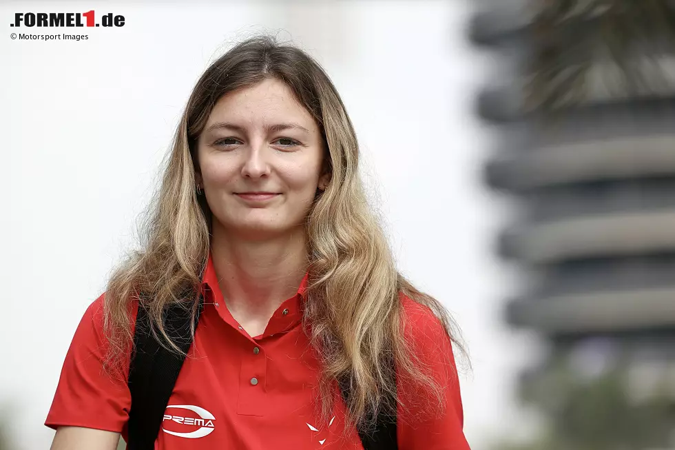 Foto zur News: Alle anderen Kandidaten der Silberpfeile sind noch weit von der Formel 1 entfernt. Nennen könnte man aber noch Doriane Pin, die 2024 neu aufgenommen wurde und das Team in der F1 Academy repräsentieren wird. 2022 gewann sie die 24 Stunden von Spa und die Ferrari Challenge Europe.