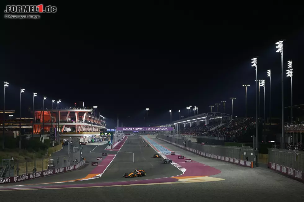 23. Losail, Katar (30. November 2025) - 2021 fuhr die Formel 1 einmal in Katar, doch seit 2023 ist das Rennen regulär im Kalender. Das Comeback des Landes der Fußball-WM 2022 ist langfristig angelegt, allerdings soll Doha bald durch eine neue Megastrecke in Qiddiya abgelöst werden. Foto zur News: 23. Losail, Katar (30. November 2025) - 2021 fuhr die Formel 1 einmal in Katar, doch seit 2023 ist das Rennen regulär im Kalender. Das Comeback des Landes der Fußball-WM 2022 ist langfristig angelegt, allerdings soll Doha bald durch eine neue Megastrecke in Qiddiya abgelöst werden.