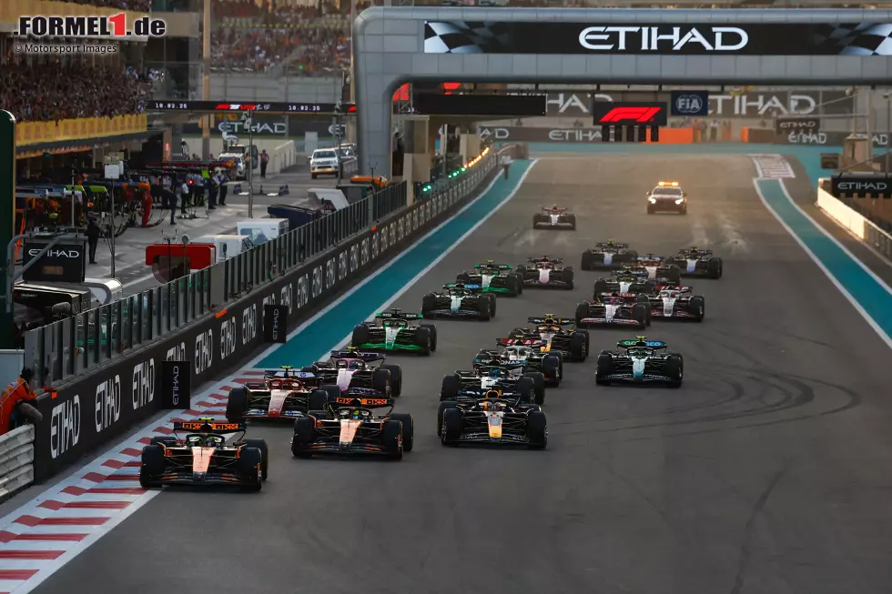 24. Abu Dhabi, VAE (7. Dezember 2025) - Abu Dhabi hat sich langfristig das Recht des Saisonfinales gesichert, so auch 2025. Der Start erfolgt im Hellen, der Zieleinlauf bei Dunkelheit. Und dann ist die erneut längste Saison der Formel-1-Geschichte auch geschafft - und das wieder weit rein im Dezember! Foto zur News: 24. Abu Dhabi, VAE (7. Dezember 2025) - Abu Dhabi hat sich langfristig das Recht des Saisonfinales gesichert, so auch 2025. Der Start erfolgt im Hellen, der Zieleinlauf bei Dunkelheit. Und dann ist die erneut längste Saison der Formel-1-Geschichte auch geschafft - und das wieder weit rein im Dezember!