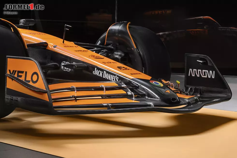 ... ist bei der Frontpartie nicht zu erkennen: Der Frontflügel entspricht sicher nicht der finalen Spezifikation, mit der McLaren in die Saison 2024 geht. Gleiches gilt für ... Foto zur News: ... ist bei der Frontpartie nicht zu erkennen: Der Frontflügel entspricht sicher nicht der finalen Spezifikation, mit der McLaren in die Saison 2024 geht. Gleiches gilt für ...