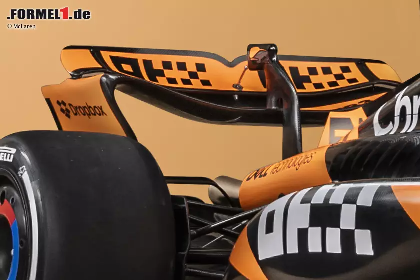 ... der Heckflügel, der sich an einem Designtrend aus der Saison 2023 orientiert. Doch auch hier wird es wahrscheinlich alsbald noch Anpassungen geben, genau wie am ... Foto zur News: ... der Heckflügel, der sich an einem Designtrend aus der Saison 2023 orientiert. Doch auch hier wird es wahrscheinlich alsbald noch Anpassungen geben, genau wie am ...