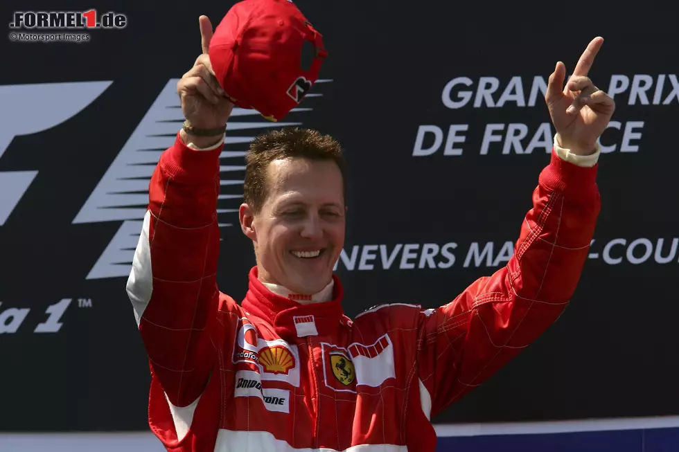 8 Siege: Michael Schumacher in Magny-Cours. Zweimal gewinnt "Schumi" im Benetton den Frankreich-Grand-Prix, danach holt er sechs Siege für Ferrari. Besonders bemerkenswert: Sein Erfolg 2004 mit der ersten geplanten Vierstopp-Strategie! Foto zur News: 8 Siege: Michael Schumacher in Magny-Cours. Zweimal gewinnt "Schumi" im Benetton den Frankreich-Grand-Prix, danach holt er sechs Siege für Ferrari. Besonders bemerkenswert: Sein Erfolg 2004 mit der ersten geplanten Vierstopp-Strategie!