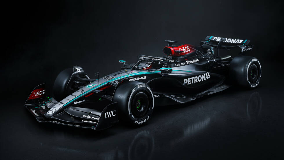 Foto zur News: ... das Auto aber leicht, wird deutlich, dass bei Mercedes - wie bei vielen Formel-1-Teams 2024 - die Farbe Schwarz dominiert, das &quot;nackte&quot; Kohlefaser. Man will (und muss) einfach Gewicht sparen. Ganz vorne ...