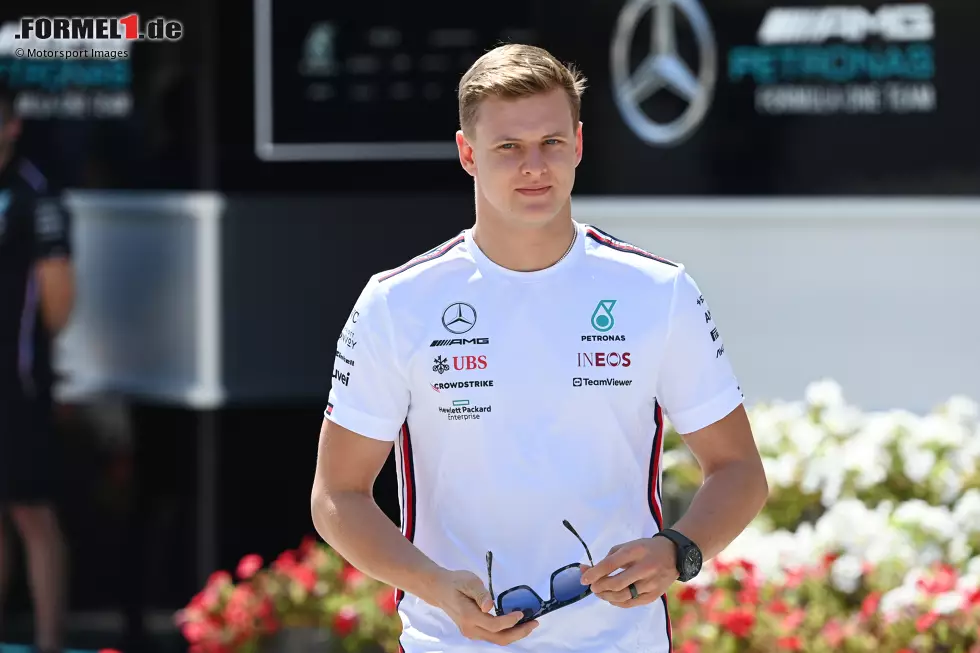 Nach dem Aus bei Haas wird Mick Schumacher noch im Winter 2022 als Test- und Ersatzfahrer bei Mercedes bestätigt. Foto zur News: Nach dem Aus bei Haas wird Mick Schumacher noch im Winter 2022 als Test- und Ersatzfahrer bei Mercedes bestätigt.