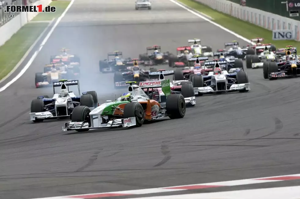 ... denn die Pole in Spa schnappt sich da das bis dahin punktelose Force-India-Team. Giancarlo Fisichella profitiert von der Stärke seines Autos auf den Geraden und holt die einzige Pole des Rennstalls. Gegen Kimi Räikkönen hat er in der ersten Runde des Rennens aber keine Chance, doch das Team freut sich auch über Rang zwei. Foto zur News: ... denn die Pole in Spa schnappt sich da das bis dahin punktelose Force-India-Team. Giancarlo Fisichella profitiert von der Stärke seines Autos auf den Geraden und holt die einzige Pole des Rennstalls. Gegen Kimi Räikkönen hat er in der ersten Runde des Rennens aber keine Chance, doch das Team freut sich auch über Rang zwei.