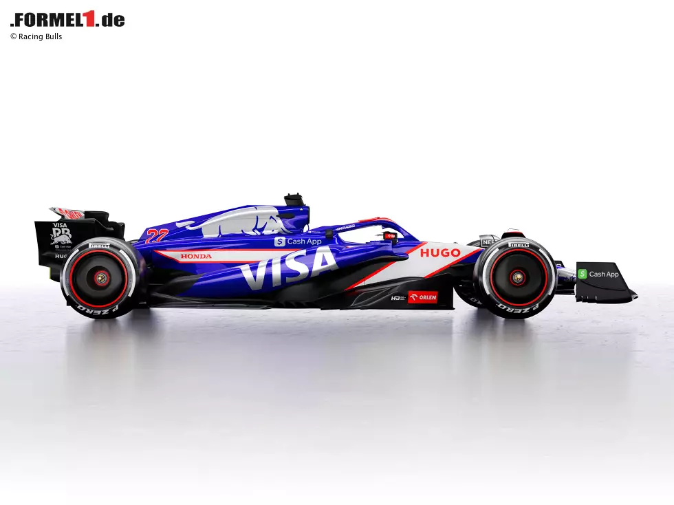 Foto zur News: Was sofort auffällt: Das Farbdesign kommt uns bekannt vor. Denn das Blau und der silberne Bulle ähneln dem Look, den das Team in seiner früheren Form als Toro Rosso von 2017 bis 2019 schon einmal in der Formel 1 verwendet hat. Zum Vergleich ...