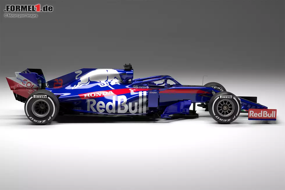 Foto zur News: ... sehen wir hier den Toro Rosso STR14 aus der Saison 2019. Davon hat man sich vielleicht zumindest inspirieren lassen für das Farbdesign des VCARB 01 für 2024. Ganz neu ...