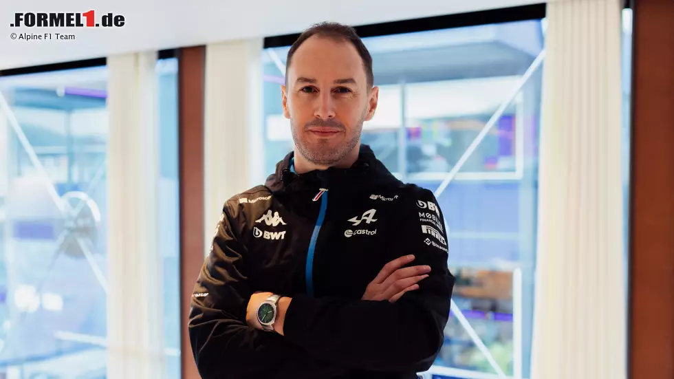 Wusstet ihr zum Beispiel, dass Oliver Oakes, Ex-Teamchef von Alpine, früher dem Red-Bull-Kader angehörte? Nach seiner aktiven Karriere wurde er als Teamchef von Formel-2-Team Hitech bekannt. Ab der Sommerpause 2024 ersetzte er Bruno Famin an der Spitze bei Alpine. Foto zur News: Wusstet ihr zum Beispiel, dass Oliver Oakes, Ex-Teamchef von Alpine, früher dem Red-Bull-Kader angehörte? Nach seiner aktiven Karriere wurde er als Teamchef von Formel-2-Team Hitech bekannt. Ab der Sommerpause 2024 ersetzte er Bruno Famin an der Spitze bei Alpine.