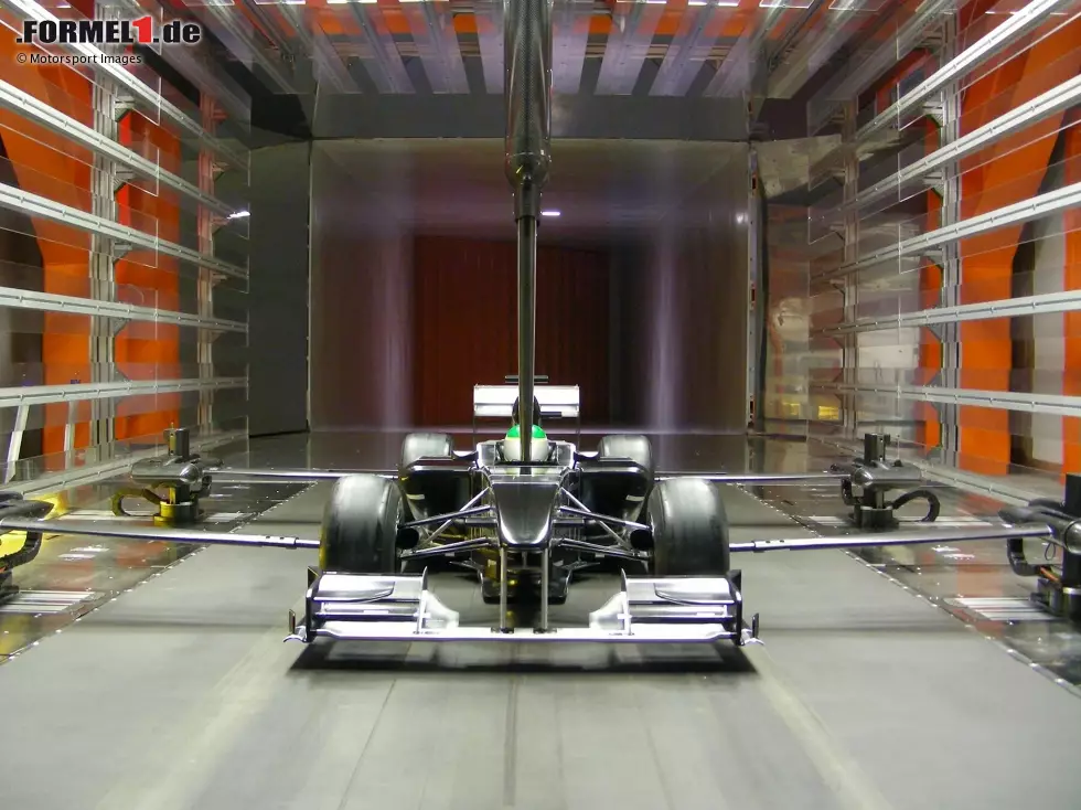 Vorerst keine 2026er-Entwicklung: Die FIA gestattet bis zum 1. Januar 2025 keinerlei Entwicklung für die Formel-1-Saison 2026 und beschränkt hier zum Beispiel die Nutzung von Windkanal und CFD. Foto zur News: Vorerst keine 2026er-Entwicklung: Die FIA gestattet bis zum 1. Januar 2025 keinerlei Entwicklung für die Formel-1-Saison 2026 und beschränkt hier zum Beispiel die Nutzung von Windkanal und CFD.