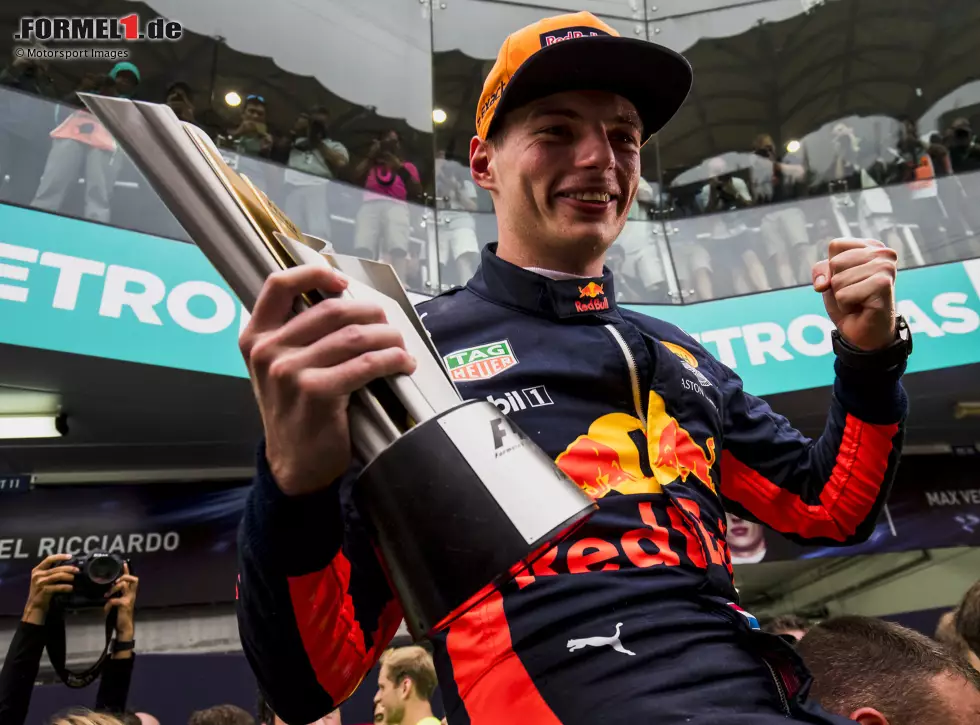 ... ebenfalls 31 Rennen, bis er 2017 in Malaysia zum zweiten Mal einen Formel-1-Grand-Prix als Sieger beendet. Foto zur News: ... ebenfalls 31 Rennen, bis er 2017 in Malaysia zum zweiten Mal einen Formel-1-Grand-Prix als Sieger beendet.