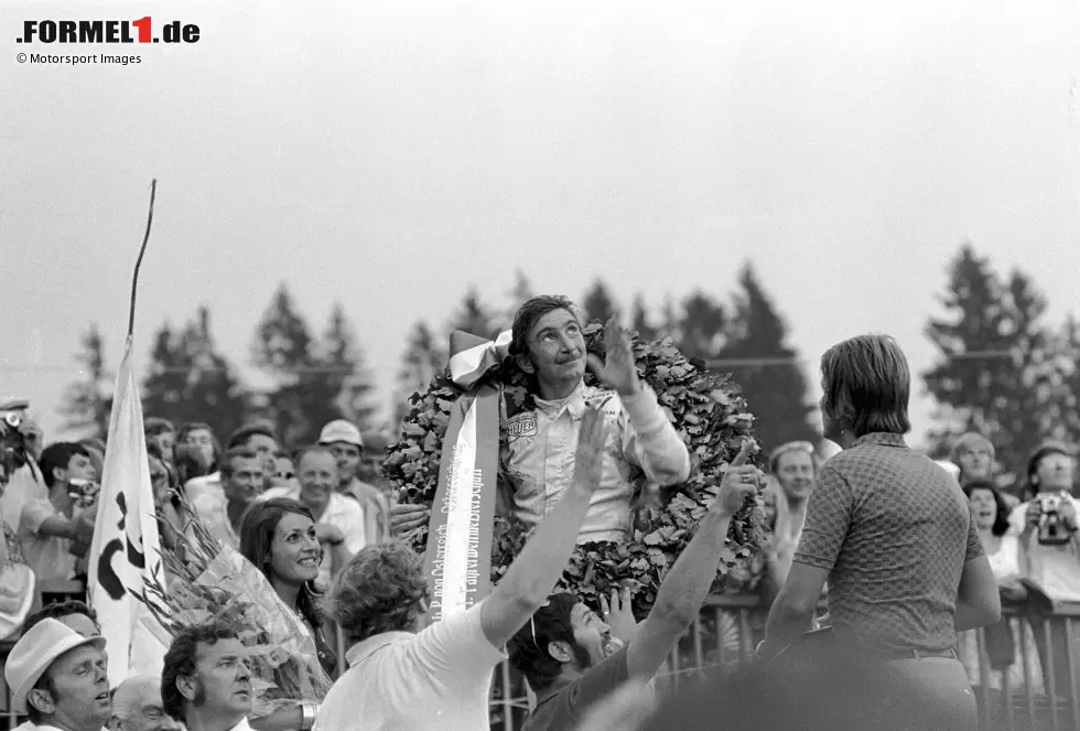... 1971 am Österreichring siegt Siffert ein zweites Mal, nach 36 Rennen. Und dieser zweite Sieg ist zugleich sein letzter in der Formel 1: Siffert verunglückt wenig später und stirbt bei einem Nicht-WM-Lauf. Foto zur News: ... 1971 am Österreichring siegt Siffert ein zweites Mal, nach 36 Rennen. Und dieser zweite Sieg ist zugleich sein letzter in der Formel 1: Siffert verunglückt wenig später und stirbt bei einem Nicht-WM-Lauf.