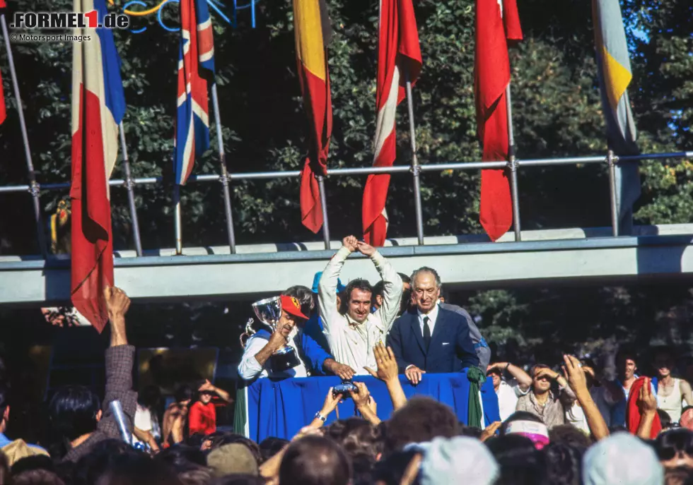 #2: Clay Regazzoni (Schweiz) erzielt 1970 in Monza als Ferrari-Fahrer seinen ersten Formel-1-Sieg, aber der Jubel fällt verhalten aus: Am Vortag ist WM-Spitzenreiter Jochen Rindt tödlich verunglückt. Regazzoni bestreitet danach ... Foto zur News: #2: Clay Regazzoni (Schweiz) erzielt 1970 in Monza als Ferrari-Fahrer seinen ersten Formel-1-Sieg, aber der Jubel fällt verhalten aus: Am Vortag ist WM-Spitzenreiter Jochen Rindt tödlich verunglückt. Regazzoni bestreitet danach ...