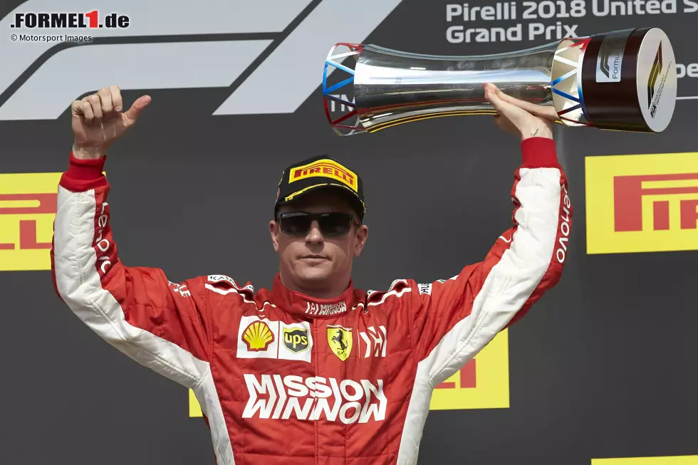 ... passiert lange nichts: Erst ist Ferrari ab 2014 nicht siegfähig, dann schafft es Räikkönen neben Sebastian Vettel nicht, einen weiteren Grand-Prix-Erfolg einzufahren. 2018 in Austin aber bricht er den "Bann" und holt sich seinen nächsten und zugleich letzten Formel-1-Sieg, 114 Rennen nach Melbourne 2013! Foto zur News: ... passiert lange nichts: Erst ist Ferrari ab 2014 nicht siegfähig, dann schafft es Räikkönen neben Sebastian Vettel nicht, einen weiteren Grand-Prix-Erfolg einzufahren. 2018 in Austin aber bricht er den "Bann" und holt sich seinen nächsten und zugleich letzten Formel-1-Sieg, 114 Rennen nach Melbourne 2013!