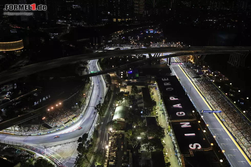 Platz 3: Singapur (132/24-23-22-19-19-13-12) - Das Original-Nachtrennen sichert sich einen Platz auf dem Treppchen. Die schwierigen Bedingungen machen Singapur zu einer echten Herausforderung, was ein Redakteur sogar mit der Bestwertung belohnt. Foto zur News: Platz 3: Singapur (132/24-23-22-19-19-13-12) - Das Original-Nachtrennen sichert sich einen Platz auf dem Treppchen. Die schwierigen Bedingungen machen Singapur zu einer echten Herausforderung, was ein Redakteur sogar mit der Bestwertung belohnt.