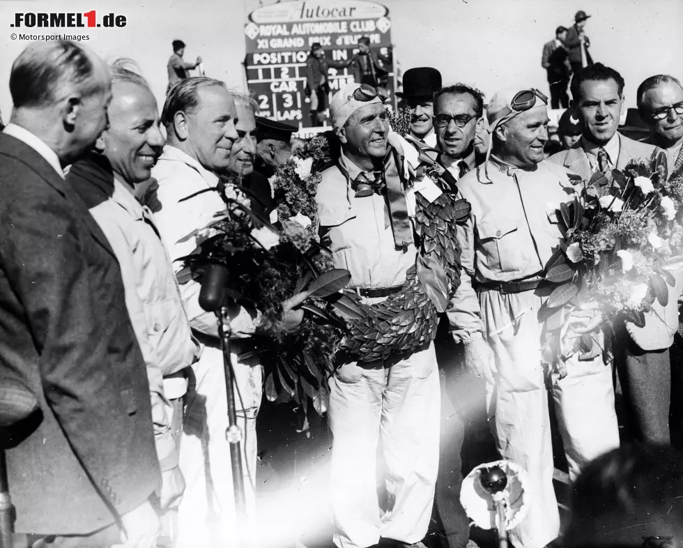 Der spätere erste Formel-1-Weltmeister Giuseppe Farina gewinnt den Großbritannien-Grand-Prix vor seinem Alfa-Kollegen Luigi Fagioli. Foto zur News: Der spätere erste Formel-1-Weltmeister Giuseppe Farina gewinnt den Großbritannien-Grand-Prix vor seinem Alfa-Kollegen Luigi Fagioli.