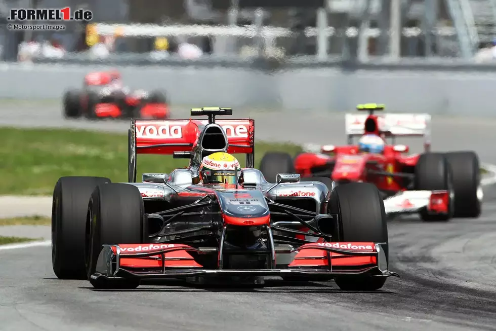 Weil am Ende praktisch alle Teams mit F-Schacht fahren, ist der große McLaren-Vorteil bald dahin. Das Team belegt am Saisonende 2010 den zweiten Platz in der Konstrukteurswertung und holt P4 und P5 in der Fahrerwertung. Foto zur News: Weil am Ende praktisch alle Teams mit F-Schacht fahren, ist der große McLaren-Vorteil bald dahin. Das Team belegt am Saisonende 2010 den zweiten Platz in der Konstrukteurswertung und holt P4 und P5 in der Fahrerwertung.