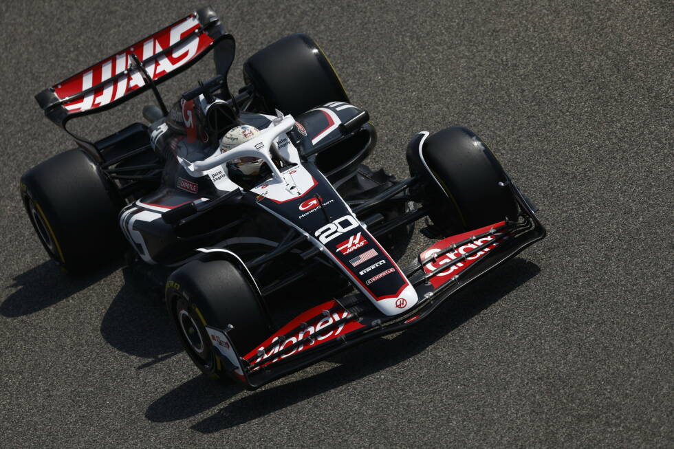 Foto zur News: ... punktet Haas mit solider Laufleistung: Hülkenberg und Magnussen kommen für alle drei Testtage auf 441 Runden oder 2.386,692 Kilometer. P2 in dieser Rangliste geht mit 416 Runden an Ferrari vor Red Bull mit 391. Am wenigsten schaffen McLaren mit 328 und Williams mit 299 Runden. Tatsächlich ...