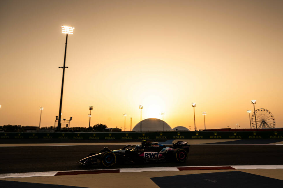 Foto zur News: ... Omen für die Formel 1 in Bahrain? Schon am 2. März (Samstag!) steigt an gleicher Stelle der Saisonauftakt 2024 mit dem ersten Grand Prix des Jahres. Fahrern und Teams verbleibt also nur noch eine Woche zur finalen Vorbereitung.