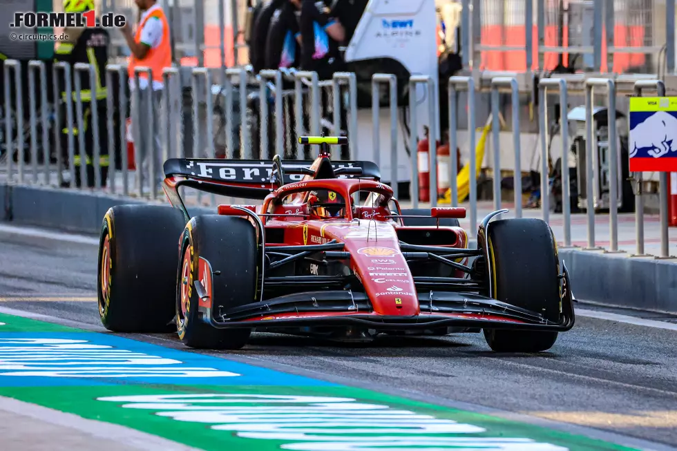 Foto zur News: ... Doppelsieg für Ferrari in der Wochentabelle, denn Leclerc belegt dabei P2 hinter seinem Teamkollegen Carlos Sainz, der am zweiten Testtag 1:29.921 Minuten gefahren ist. Den finalen Tag aber nutzen auch ...