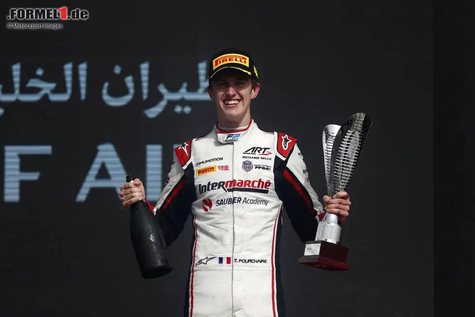 Foto zur News: Theo Pourchaire setzte sich 2023 in einem knappen Duell mit Mercedes-Junior Frederik Vesti durch und wurde Meister. Allerdings gewann der ART-Pilot dabei nur ein Rennen: beim Saisonauftakt in Bahrain. Das war für einen Fahrer im dritten Jahr nicht überzeugend genug.