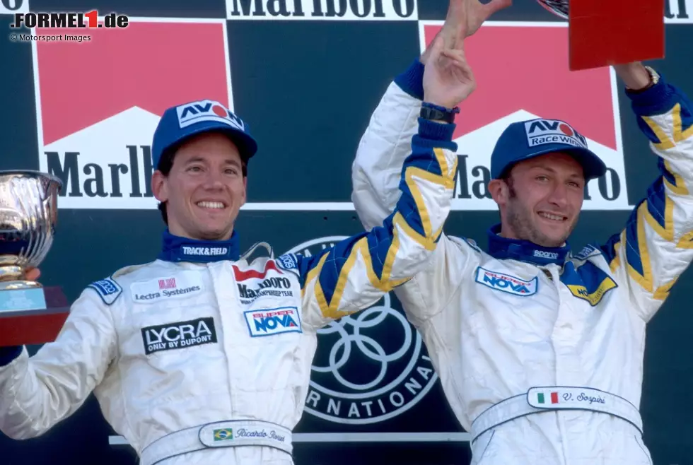 Denn da gibt es ja auch noch Vincenzo Sospiri, der ein Jahr vor Müller Meister der Formel 3000 wurde. Der Italiener dominierte lange Zeit die Kartsportszene und galt als Inspiration von Michael Schumacher. Doch während der Deutsche schon 1991 in der Formel 1 fuhr, gewann Sospiri den F3000-Titel erst 1995 - vor Teamkollege Ricardo Rosset. Foto zur News: Denn da gibt es ja auch noch Vincenzo Sospiri, der ein Jahr vor Müller Meister der Formel 3000 wurde. Der Italiener dominierte lange Zeit die Kartsportszene und galt als Inspiration von Michael Schumacher. Doch während der Deutsche schon 1991 in der Formel 1 fuhr, gewann Sospiri den F3000-Titel erst 1995 - vor Teamkollege Ricardo Rosset.
