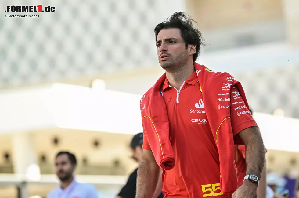 Carlos Sainz (Redaktion: 3) - Auch hier gibt es eine etwas schlechtere Note von uns. Hat nicht viel falsch gemacht, stand aber einfach im Schatten von Leclerc. Genau auf der Grenze zwischen 2 und 3 und weil er am Ende den Alpine von Gasly nicht mehr überholen konnte, haben wir uns schließlich für die schlechtere Note entschieden. Foto zur News: Carlos Sainz (Redaktion: 3) - Auch hier gibt es eine etwas schlechtere Note von uns. Hat nicht viel falsch gemacht, stand aber einfach im Schatten von Leclerc. Genau auf der Grenze zwischen 2 und 3 und weil er am Ende den Alpine von Gasly nicht mehr überholen konnte, haben wir uns schließlich für die schlechtere Note entschieden.