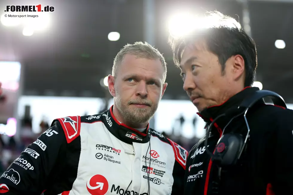 Kevin Magnussen (Redaktion: 3) - Hier sind wir etwas kritischer, weil der Teamkollege im Sprint ein paar Positionen weiter vorne landete. Im Rennen dann einige gute Manöver, aber der Mehrheit war es für eine 2 am Ende minimal zu wenig. Vielleicht wäre im Haas noch etwas mehr drin gewesen. Foto zur News: Kevin Magnussen (Redaktion: 3) - Hier sind wir etwas kritischer, weil der Teamkollege im Sprint ein paar Positionen weiter vorne landete. Im Rennen dann einige gute Manöver, aber der Mehrheit war es für eine 2 am Ende minimal zu wenig. Vielleicht wäre im Haas noch etwas mehr drin gewesen.