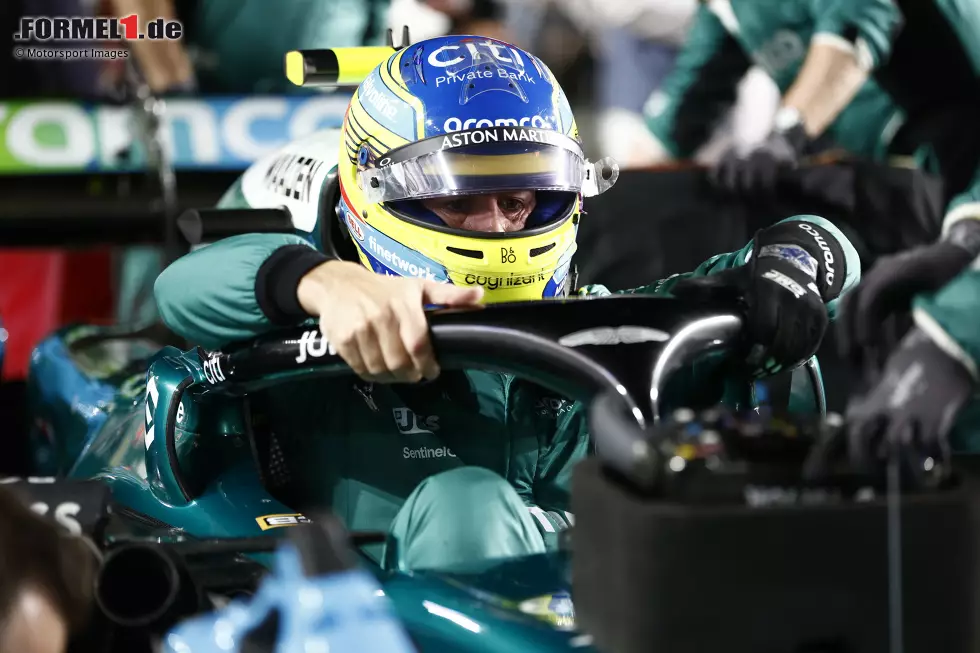 Fernando Alonso (Redaktion: 2) - Hier sind wir mit unserem Experten mal wieder einer Meinung. Zeigte ein gutes Wochenende und war am Ende selbst überrascht, so weit vorne zu landen. Profitierte natürlich von dem Chaos, das Team und er nutzten dieses aber auch sehr gut aus. Foto zur News: Fernando Alonso (Redaktion: 2) - Hier sind wir mit unserem Experten mal wieder einer Meinung. Zeigte ein gutes Wochenende und war am Ende selbst überrascht, so weit vorne zu landen. Profitierte natürlich von dem Chaos, das Team und er nutzten dieses aber auch sehr gut aus.