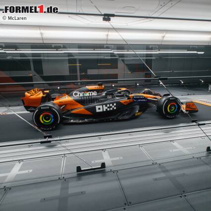 Foto zur News: Der neue McLaren fällt mit schwarzen Seitenkästen auf, ...