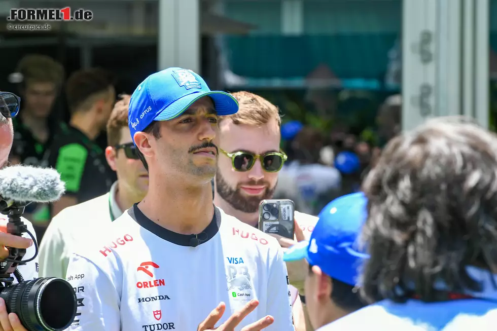 Daniel Ricciardo (Redaktion: 3) - Auch bei uns rettet ihn der starke Sprint, denn Qualifying und Rennen waren für die Mehrheit der Redaktion eher im 4er-Bereich. Sein Problem: Einzelne gute Auftritte wie im Miami-Sprint reichen eben nicht, er muss endlich konstant abliefern. Und das schafft er aktuell nicht. Foto zur News: Daniel Ricciardo (Redaktion: 3) - Auch bei uns rettet ihn der starke Sprint, denn Qualifying und Rennen waren für die Mehrheit der Redaktion eher im 4er-Bereich. Sein Problem: Einzelne gute Auftritte wie im Miami-Sprint reichen eben nicht, er muss endlich konstant abliefern. Und das schafft er aktuell nicht.
