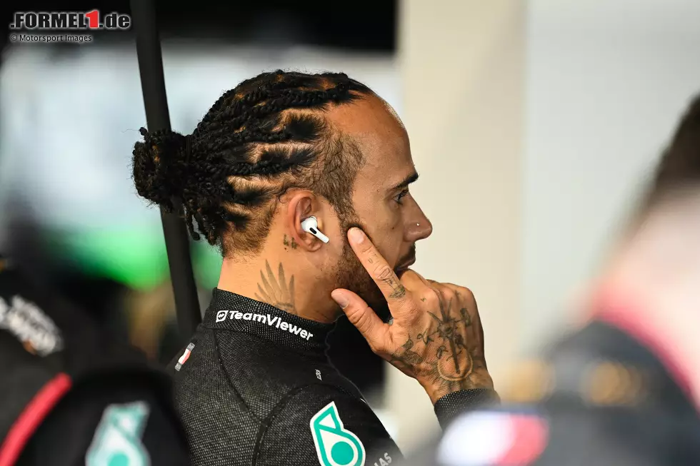 Lewis Hamilton (Redaktion: 3) - Den Rekordweltmeister sehen wir dagegen etwas schlechter als unser Experte. Das Rennen war ohne Frage stark, aber in beiden Qualifyings lag er wieder hinter Russell, dazu hat er sich den Sprint mit einer Strafe selbst ruiniert. So geht es bei uns knapp an der 2 vorbei. Foto zur News: Lewis Hamilton (Redaktion: 3) - Den Rekordweltmeister sehen wir dagegen etwas schlechter als unser Experte. Das Rennen war ohne Frage stark, aber in beiden Qualifyings lag er wieder hinter Russell, dazu hat er sich den Sprint mit einer Strafe selbst ruiniert. So geht es bei uns knapp an der 2 vorbei.