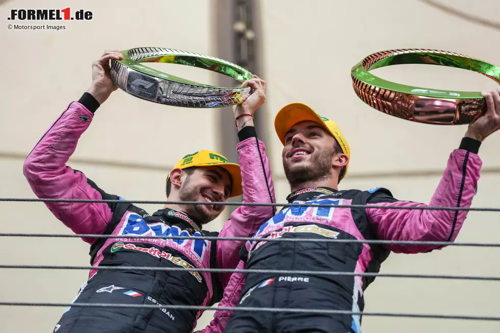 21. Sao Paulo: Alpines große Stunde schlägt. Ocon und Gasly feiern einen Doppelsieg, während Tsunodas dritter Platz zu wenig ist, um die WM noch einmal spannend zu machen. Trotz Nullnummer fehlt Hülkenberg nur noch ein Punkt zum Titel. Stand: 1. Hülkenberg (113), 2. Tsunoda (80), 3. Magnussen (64), 4. Gasly (63), 5. Ocon (62.). Foto zur News: 21. Sao Paulo: Alpines große Stunde schlägt. Ocon und Gasly feiern einen Doppelsieg, während Tsunodas dritter Platz zu wenig ist, um die WM noch einmal spannend zu machen. Trotz Nullnummer fehlt Hülkenberg nur noch ein Punkt zum Titel. Stand: 1. Hülkenberg (113), 2. Tsunoda (80), 3. Magnussen (64), 4. Gasly (63), 5. Ocon (62.).