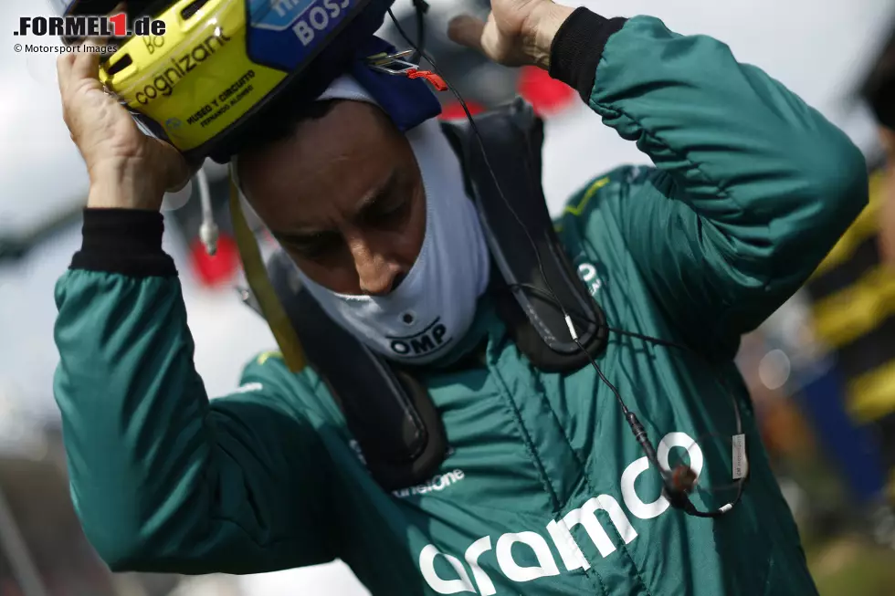 Fernando Alonso (Redaktion: 3) - Der spanier selbst spricht von einem seiner besten Rennen, aber diese Aussage haben wir von ihm schon dutzende Male gehört. Wir haben nichts Besonderes gesehen, außer dass er Teamkollege Stroll geschlagen hat. Foto zur News: Fernando Alonso (Redaktion: 3) - Der spanier selbst spricht von einem seiner besten Rennen, aber diese Aussage haben wir von ihm schon dutzende Male gehört. Wir haben nichts Besonderes gesehen, außer dass er Teamkollege Stroll geschlagen hat.