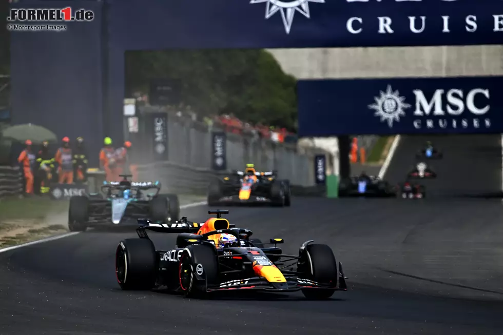 Max Verstappen (Marc Surer: 3) - "Ja, das Auto ist schlecht. Wenn Perez so nah dran ist, war das nicht der Verstappen, den wir kennen." Foto zur News: Max Verstappen (Marc Surer: 3) - "Ja, das Auto ist schlecht. Wenn Perez so nah dran ist, war das nicht der Verstappen, den wir kennen."