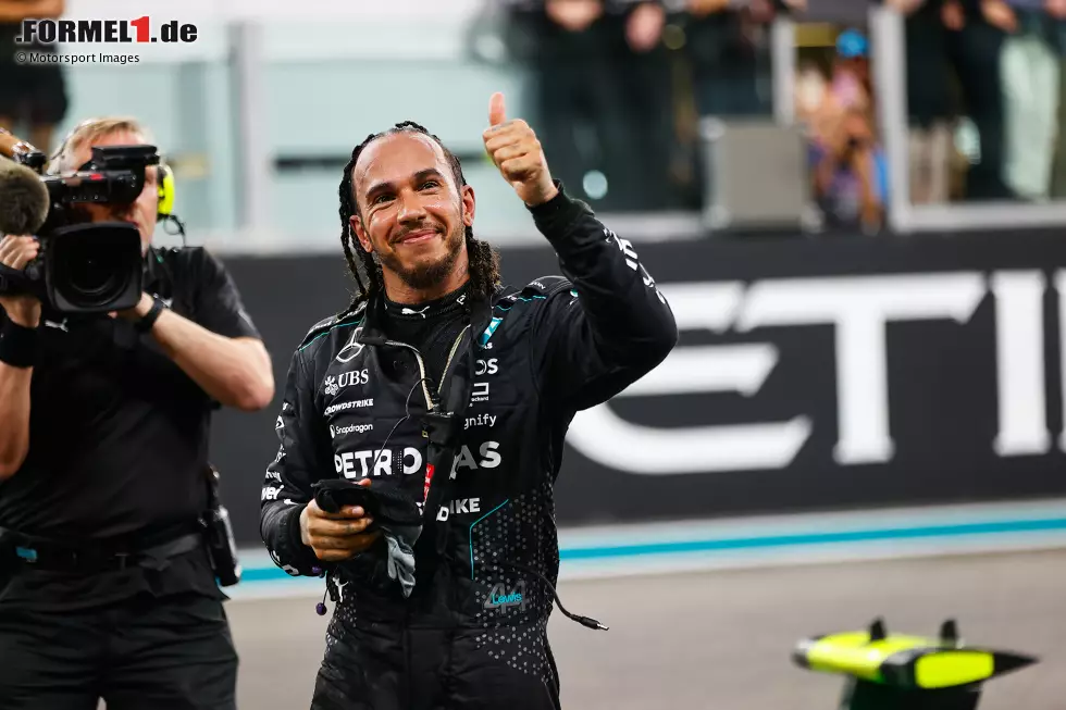Lewis Hamilton (Redaktion: 2) - Auch aus der Redaktion gab es eine 1, die Mehrheit hat ihm aber zumindest eine kleine Mitschuld am Aus in Q1 im Qualifying gegeben. Im Rennen dann stark unterwegs, wobei der Teamkollege bei P4 am Ende eben vielleicht auch etwas mitgeholfen hat. Foto zur News: Lewis Hamilton (Redaktion: 2) - Auch aus der Redaktion gab es eine 1, die Mehrheit hat ihm aber zumindest eine kleine Mitschuld am Aus in Q1 im Qualifying gegeben. Im Rennen dann stark unterwegs, wobei der Teamkollege bei P4 am Ende eben vielleicht auch etwas mitgeholfen hat.