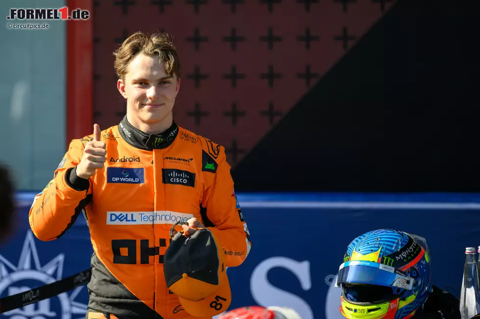 Oscar Piastri (Redaktion: 2) - Brachte sich mit der Gridstrafe um Startplatz zwei und damit womöglich um ein Podium am Sonntag. Die geht zwar auf die Kappe des Teams, aber auch ihn selbst kann man zumindest nicht von jeder Schuld freisprechen. Das überschattet ein ansonsten gutes Wochenende etwas. Foto zur News: Oscar Piastri (Redaktion: 2) - Brachte sich mit der Gridstrafe um Startplatz zwei und damit womöglich um ein Podium am Sonntag. Die geht zwar auf die Kappe des Teams, aber auch ihn selbst kann man zumindest nicht von jeder Schuld freisprechen. Das überschattet ein ansonsten gutes Wochenende etwas.