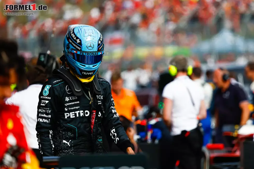 George Russell (Redaktion: 2) - War am ganzen Wochenende schneller als Hamilton, daher gibt es auch die bessere Note. Am Ende sind P6 im Qualifying und P7 im Rennen nicht spektakulär. Aber Red Bull, Ferrari und McLaren waren in Imola einfach zu weit weg für Mercedes. Foto zur News: George Russell (Redaktion: 2) - War am ganzen Wochenende schneller als Hamilton, daher gibt es auch die bessere Note. Am Ende sind P6 im Qualifying und P7 im Rennen nicht spektakulär. Aber Red Bull, Ferrari und McLaren waren in Imola einfach zu weit weg für Mercedes.